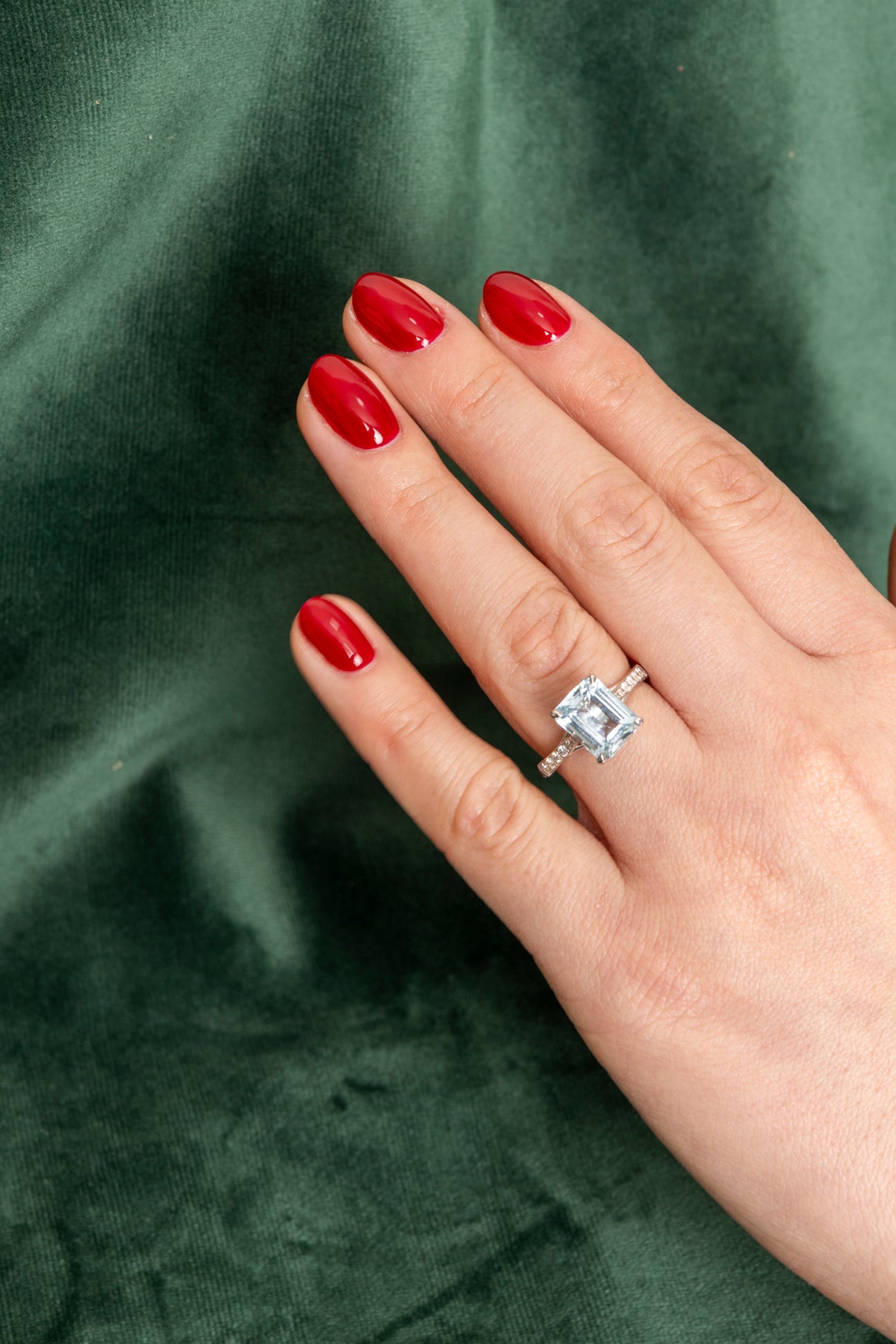 Solitario de Aguamarina y Diamantes