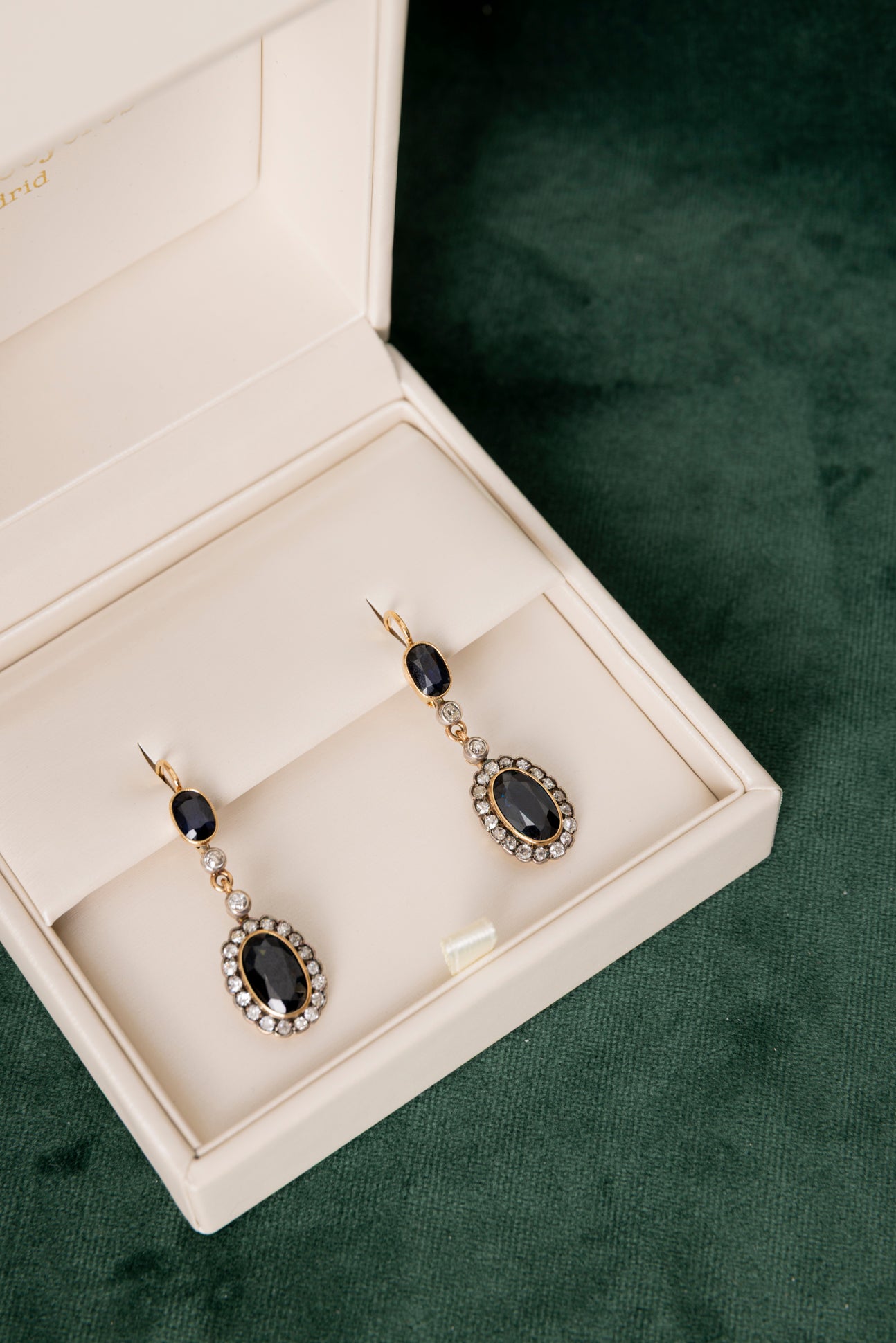 Pendientes Antiguos Rosetón de Zafiros y Diamantes