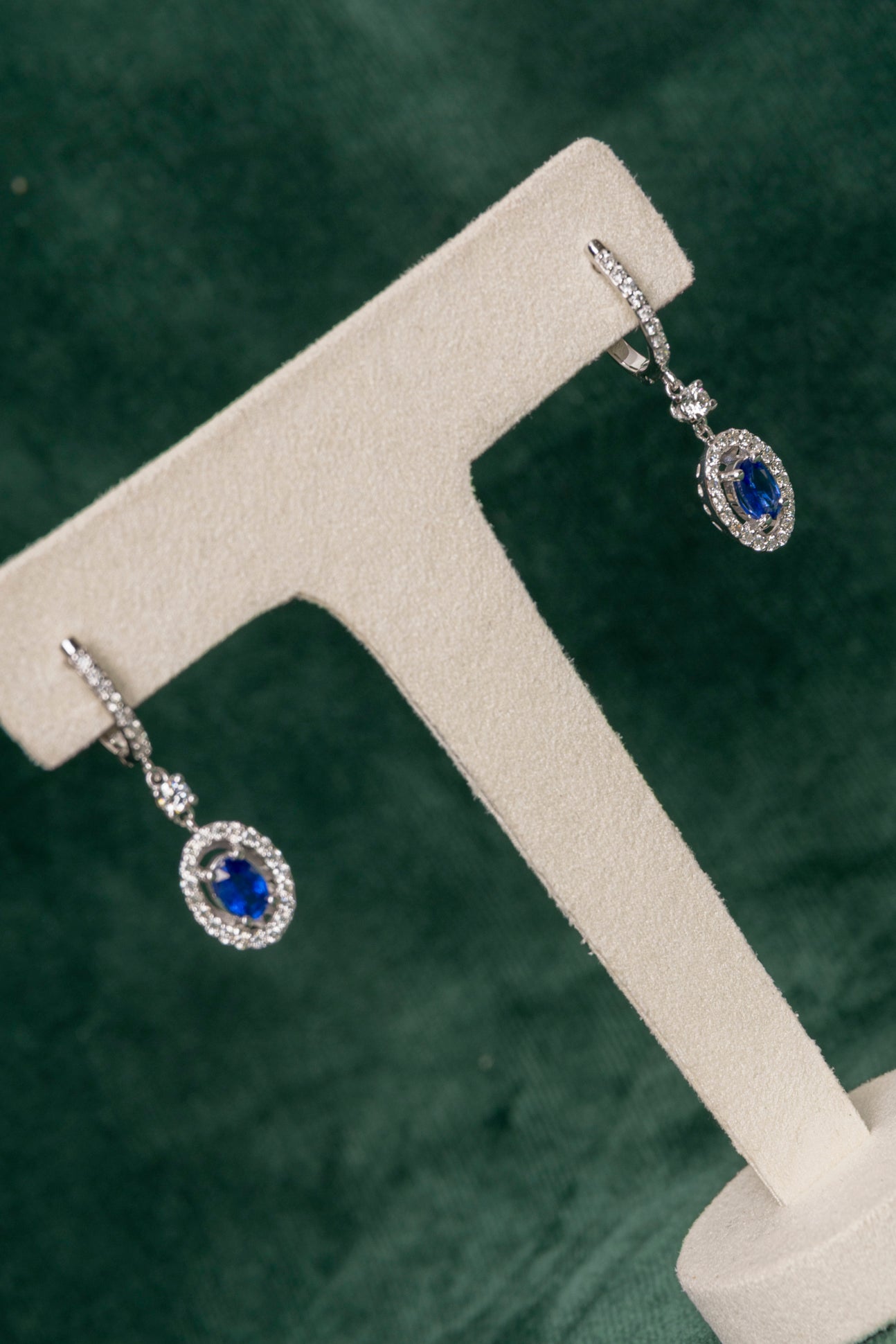 Pendientes largos de Zafiros y Diamantes