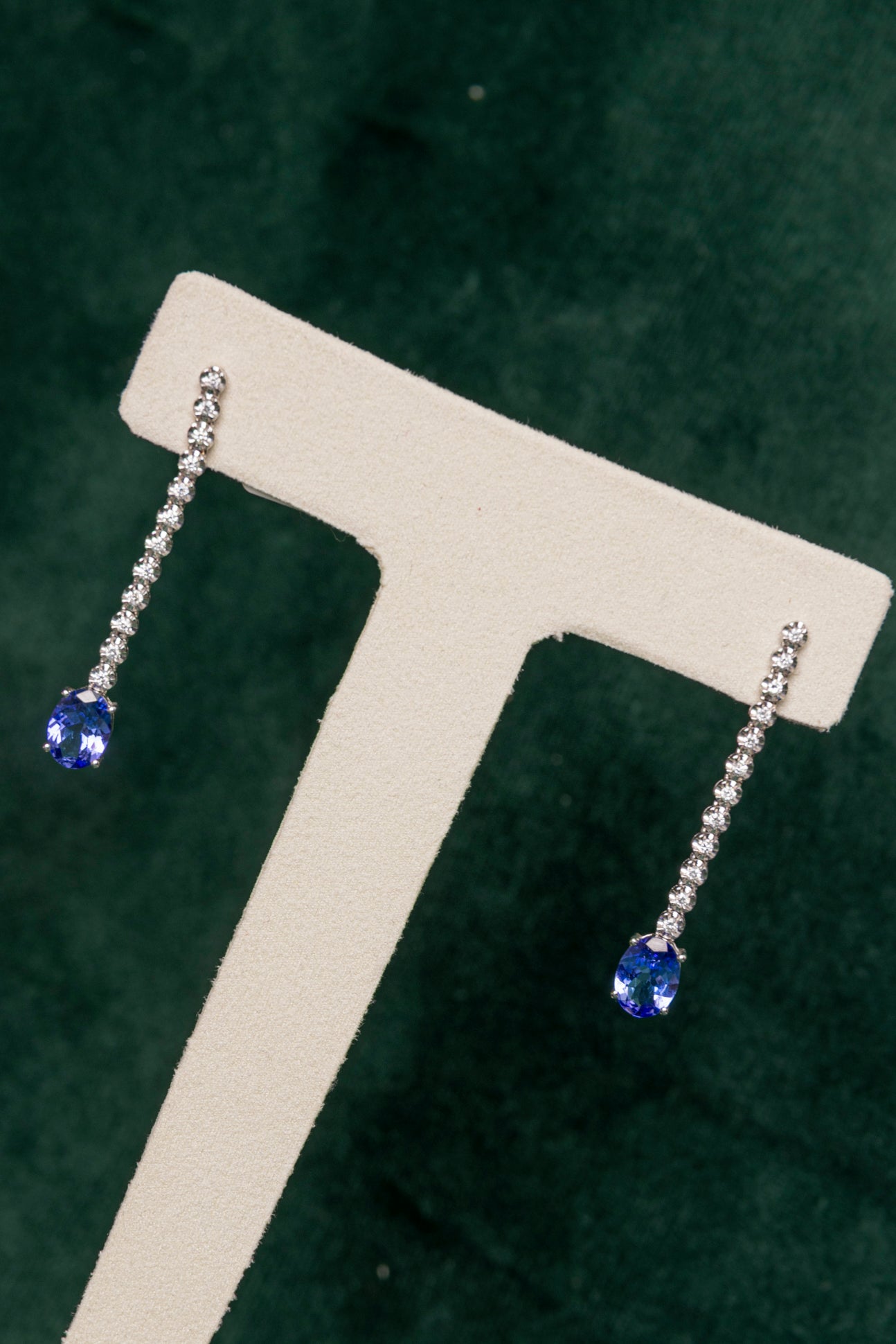 Pendientes Largos de Tanzanitas y Diamantes