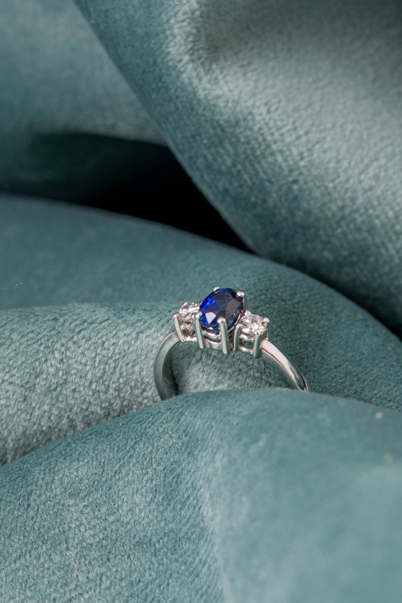 Tresillo de Zafiro y Diamantes