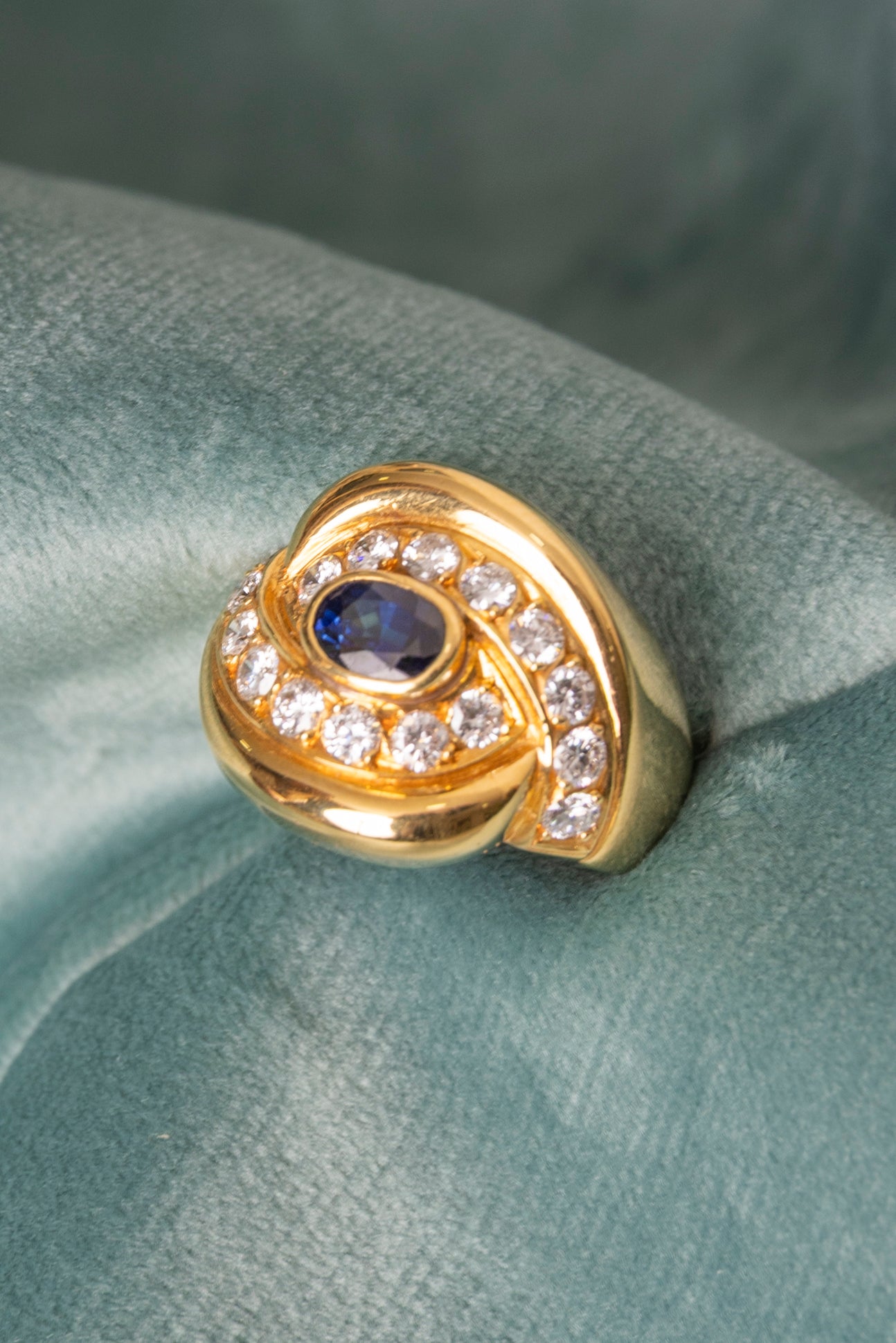 Sortija Vintage de Zafiro y Diamantes