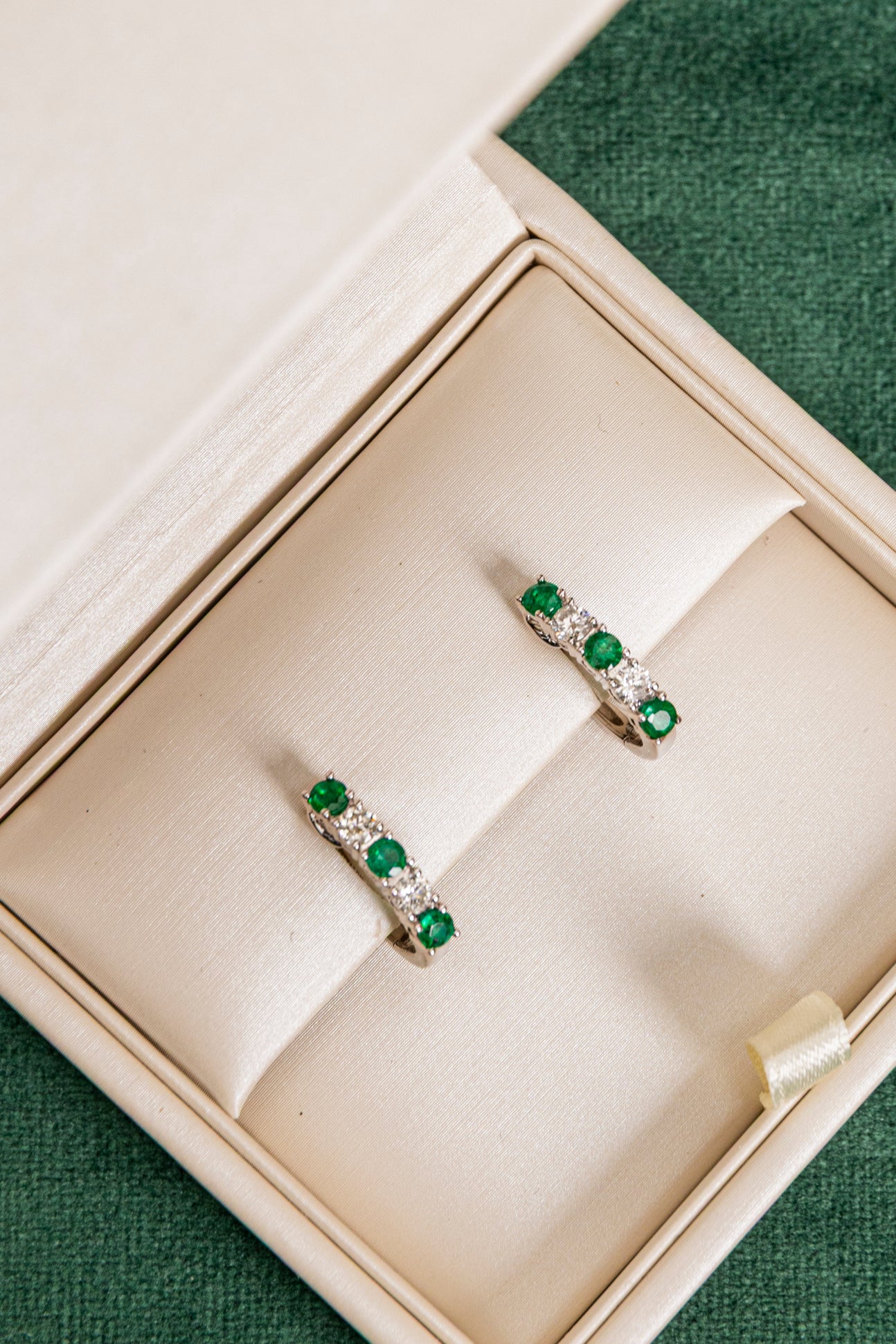 Aros de Esmeraldas y Diamantes