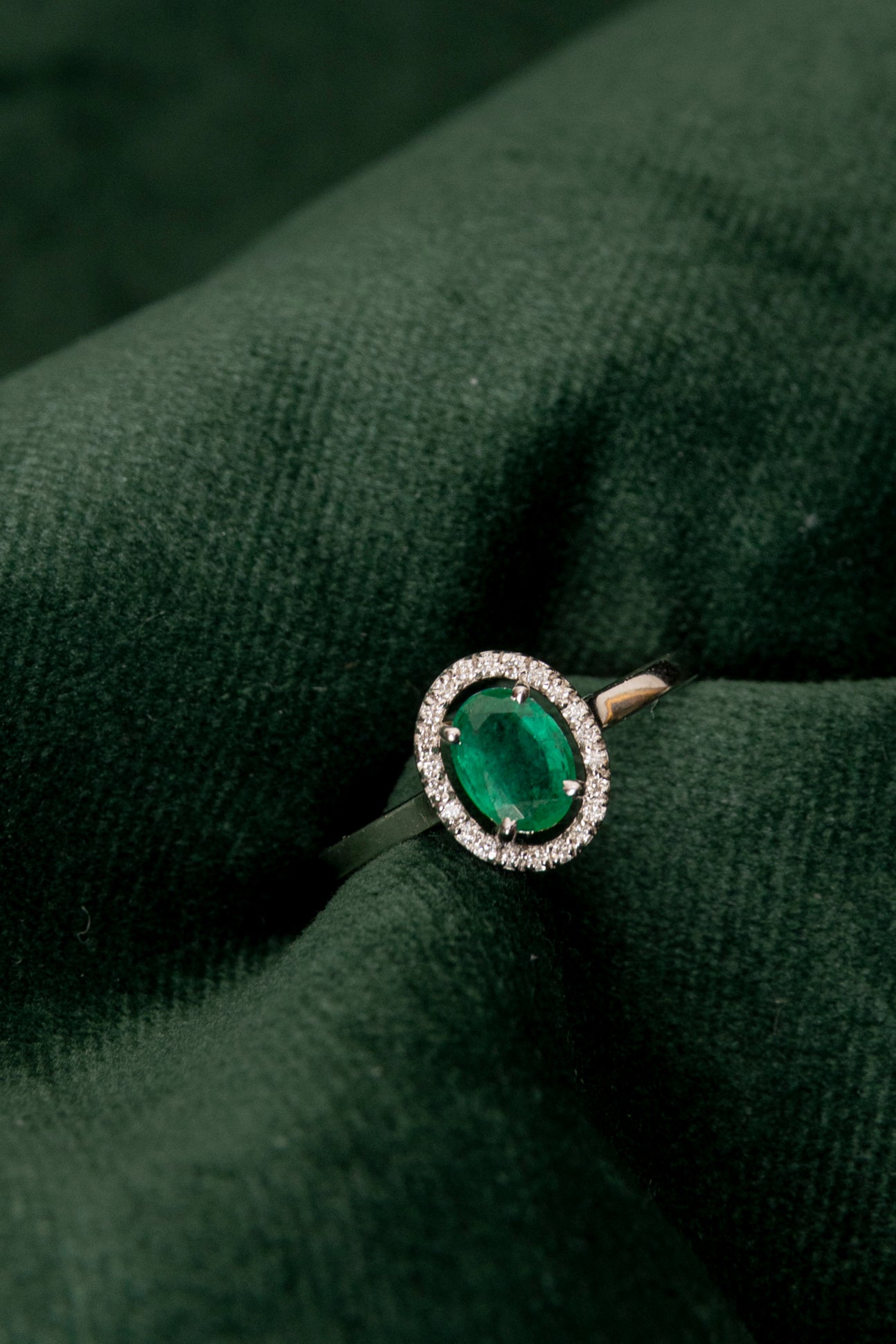 Sortija de Esmeralda con Diamantes