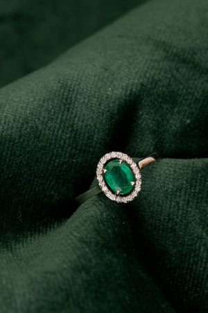Sortija de Esmeralda con Diamantes