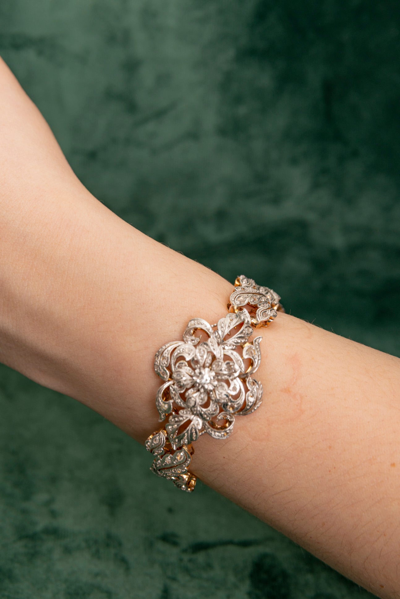 Pulsera Vintage Semirrigida Rosetón de Diamantes