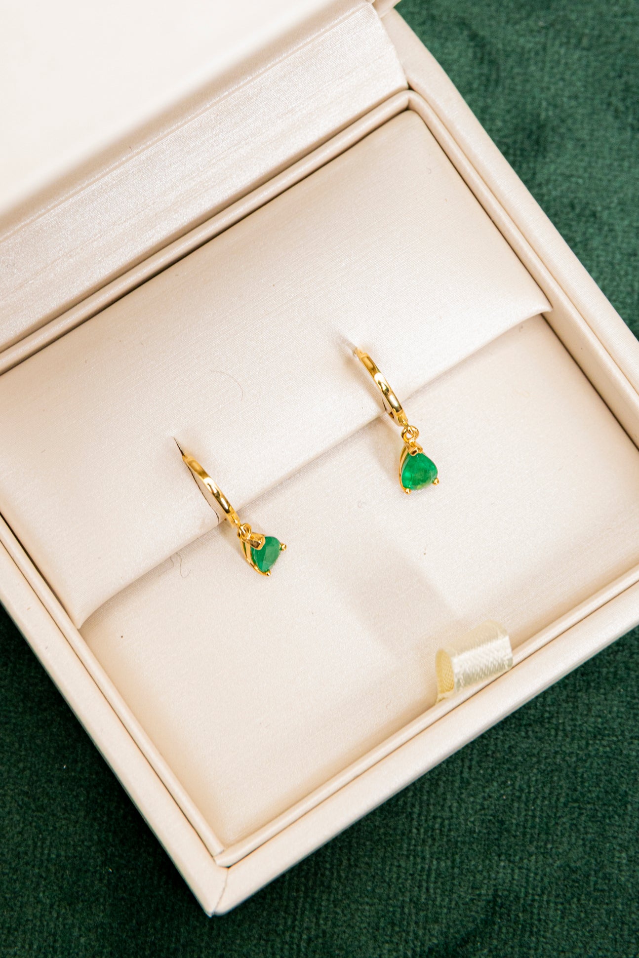 Aros lisos con Esmeraldas