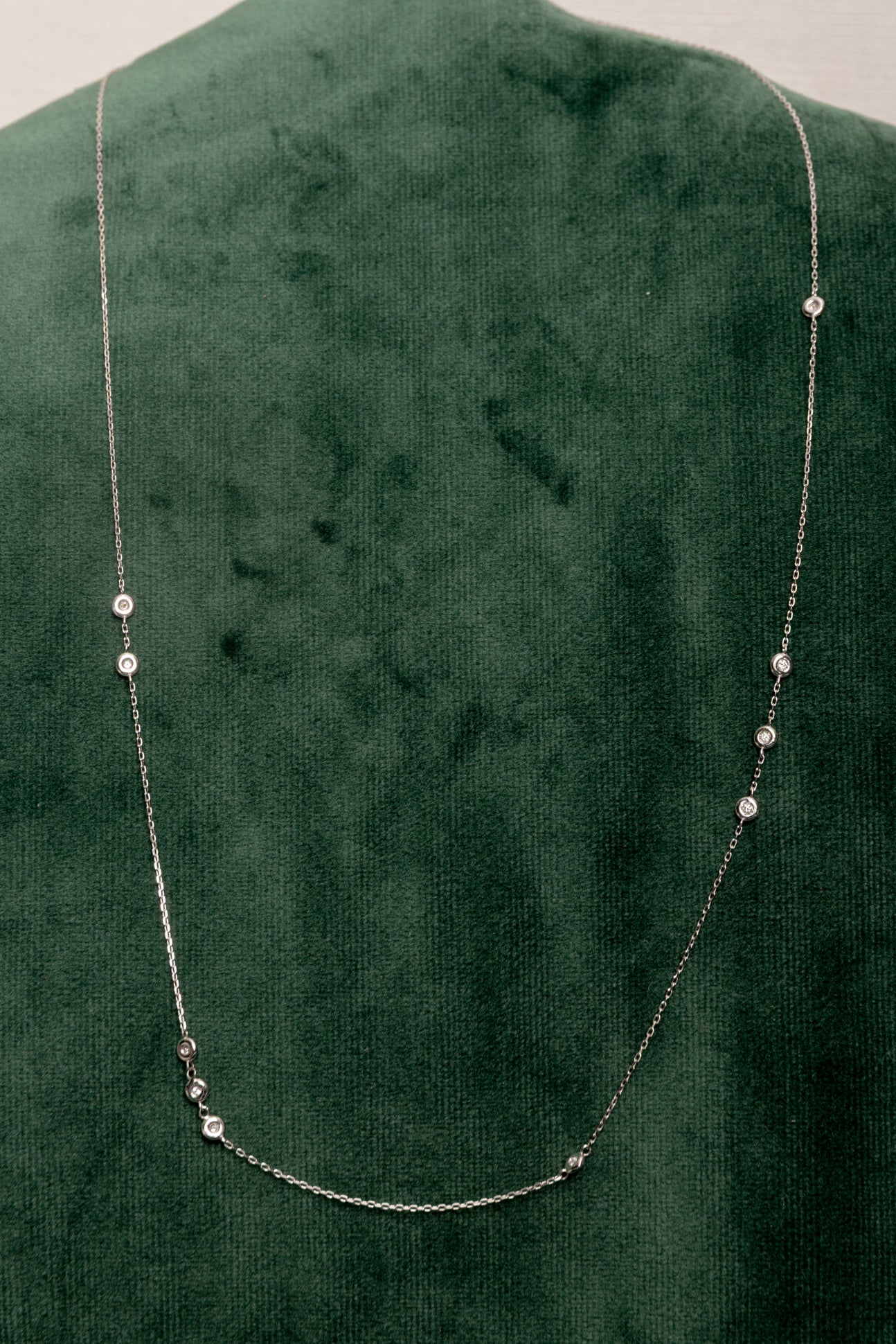 Cadena larga de Diamantes en Chatón.