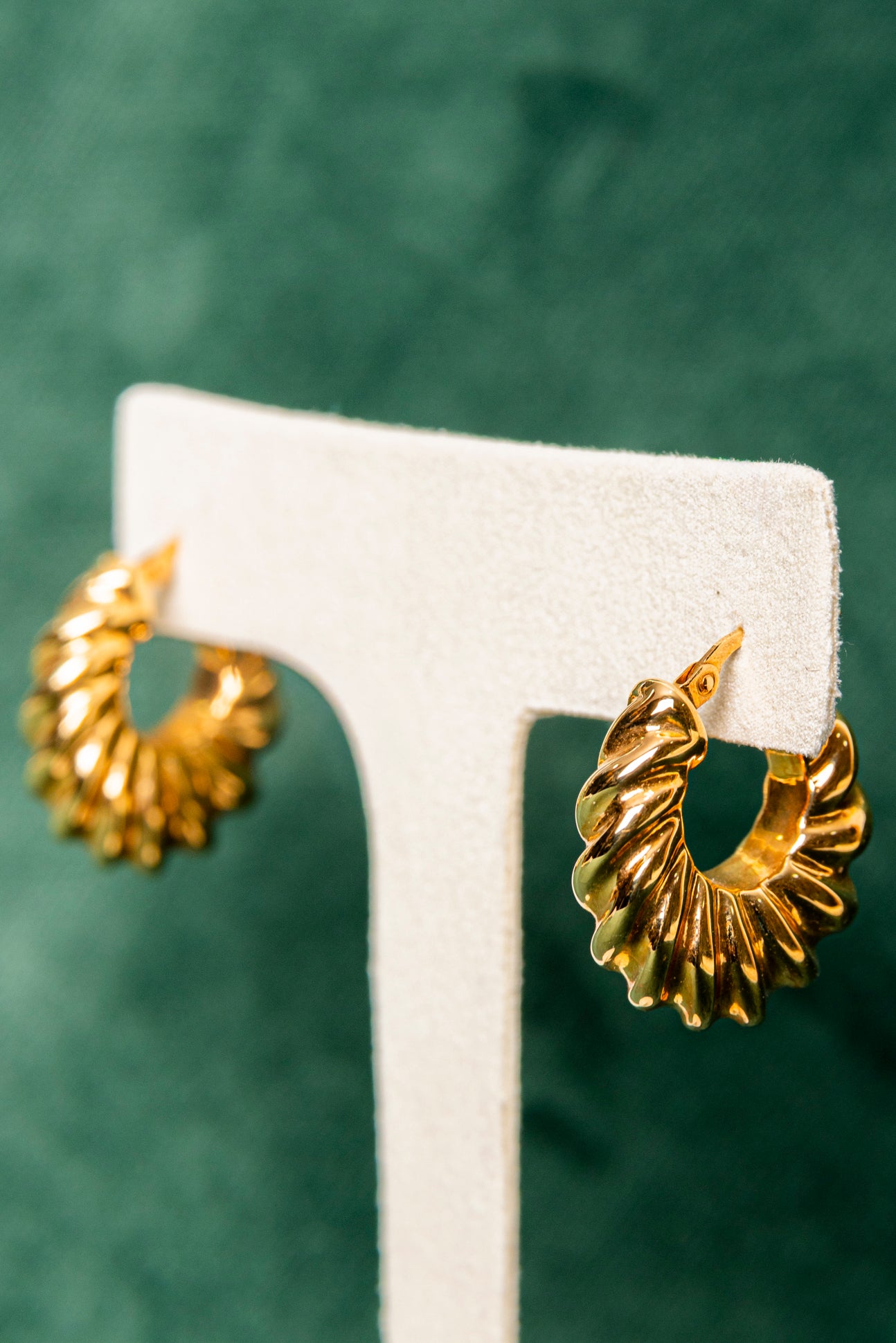 Aros Rizados de Oro 18k