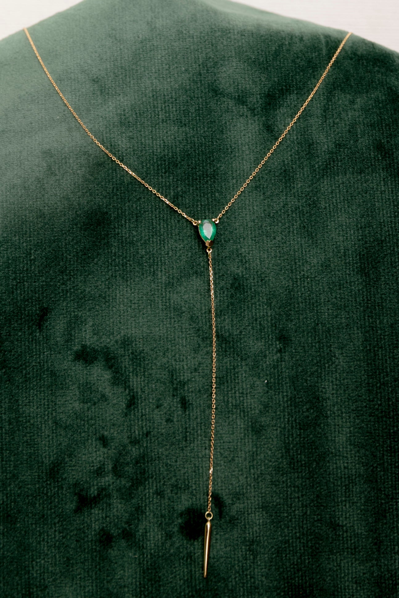 Gargantilla Corbatero de Esmeralda