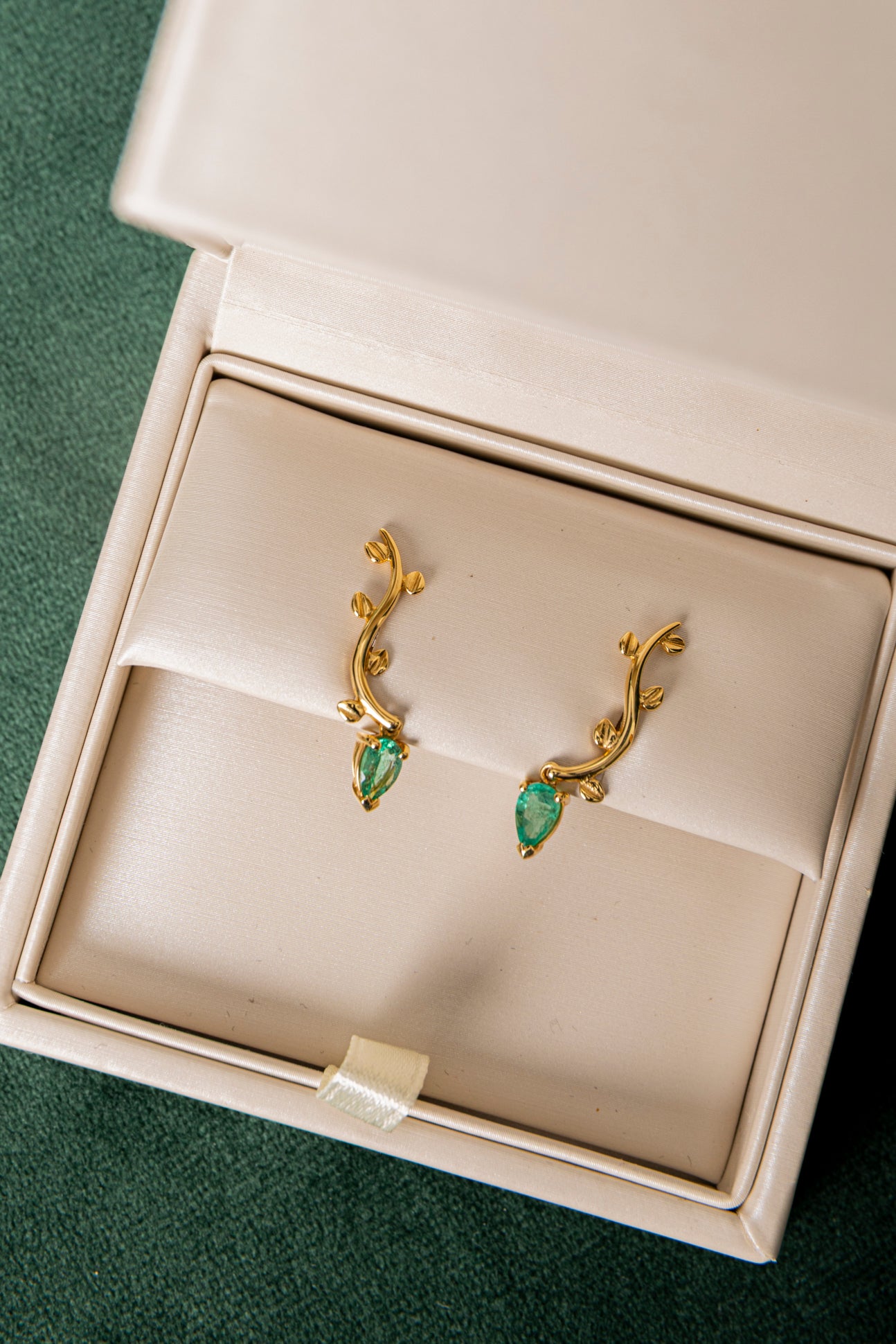 Pendientes Trepadores de Esmeraldas