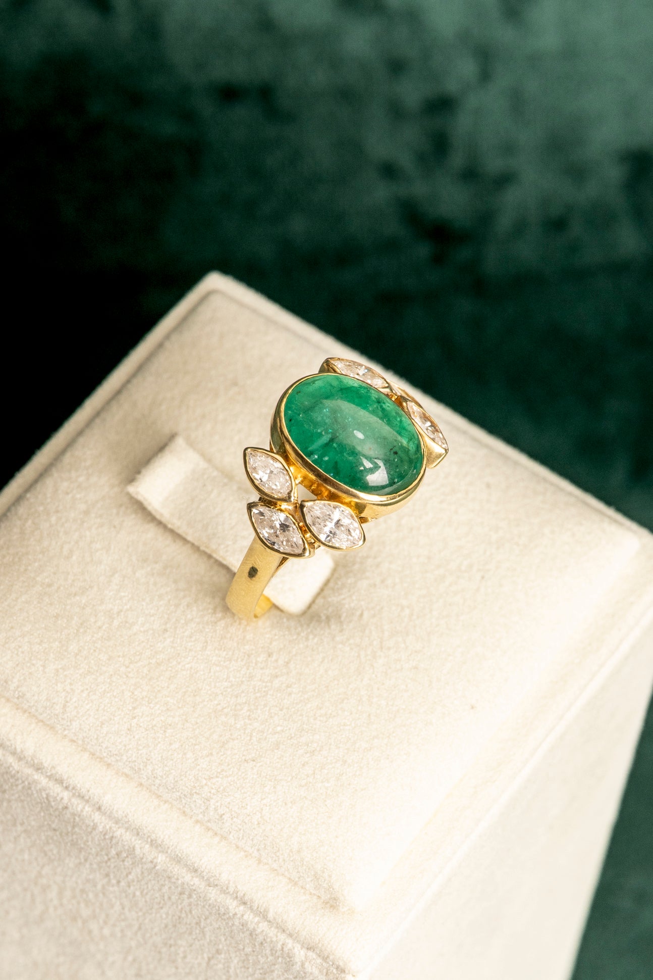 Sortija de Esmeralda y Diamantes