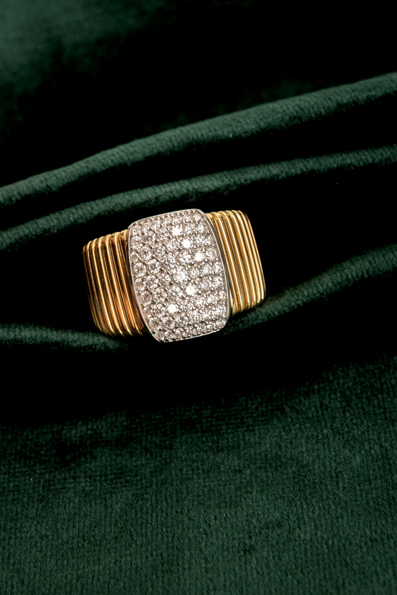 Sortija Gallonada con Diamantes