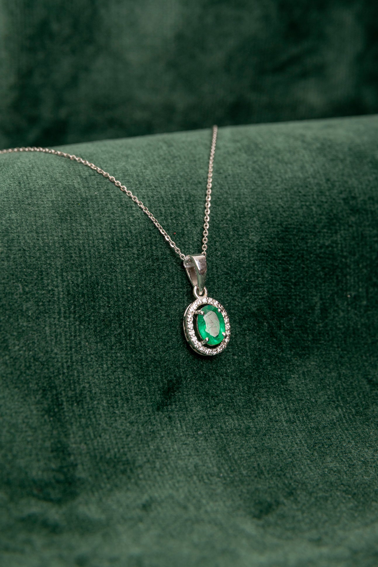 Colgante de Esmeralda y Diamantes