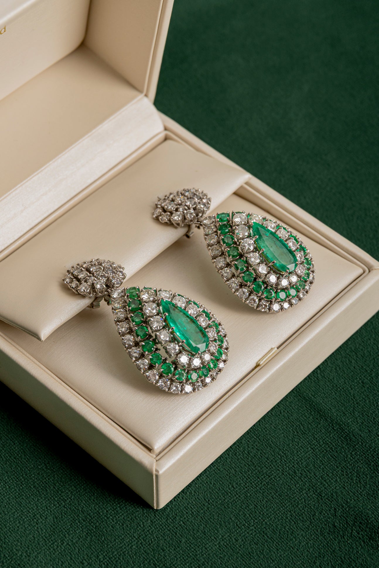 Pendientes largos Gotas de Esmeraldas y Diamantes