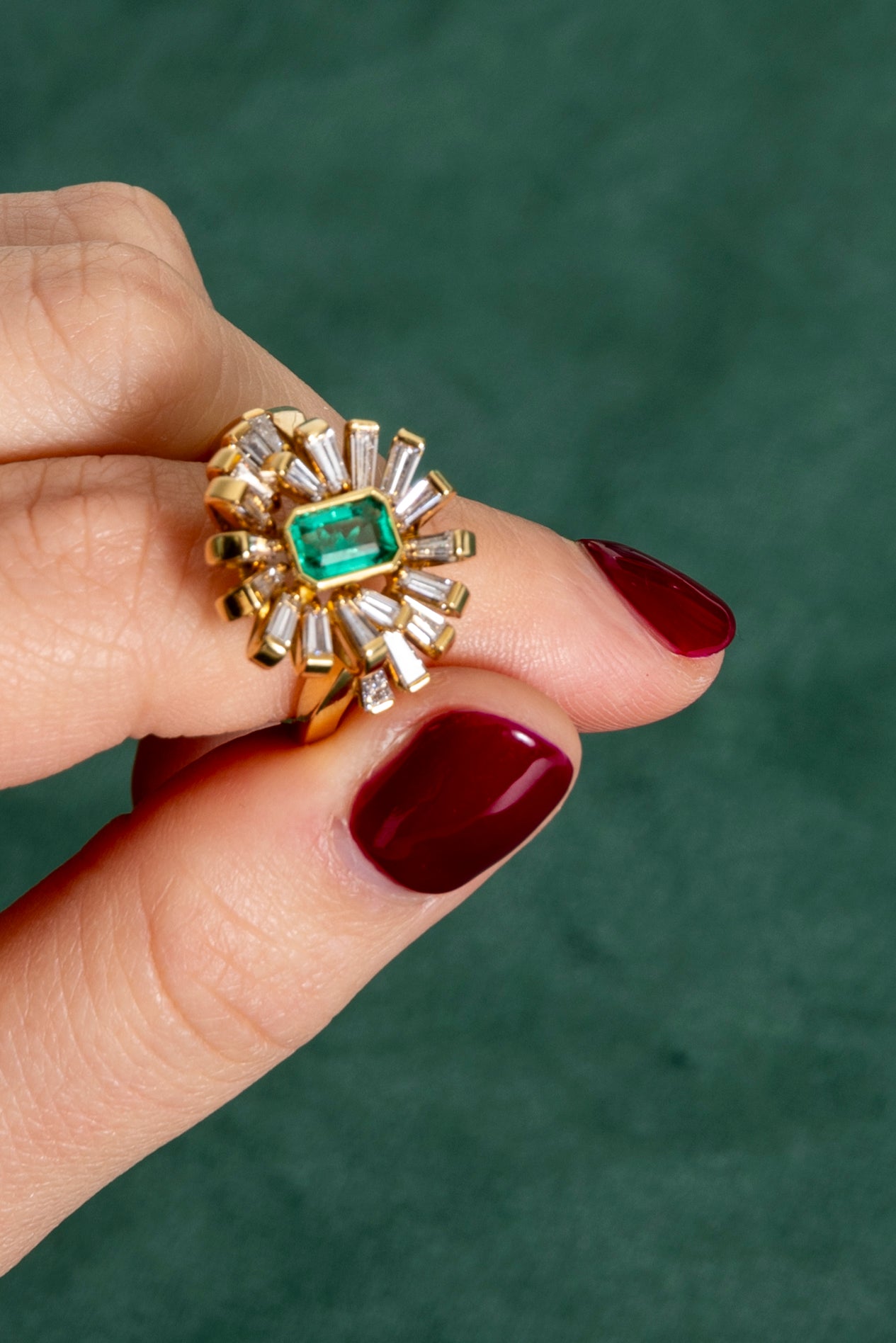 Sortija Sol de Esmeralda y Diamantes