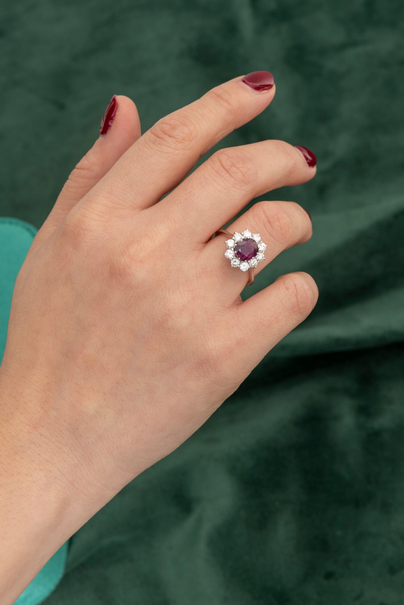 Sortija Roseta de Rubí y Diamantes