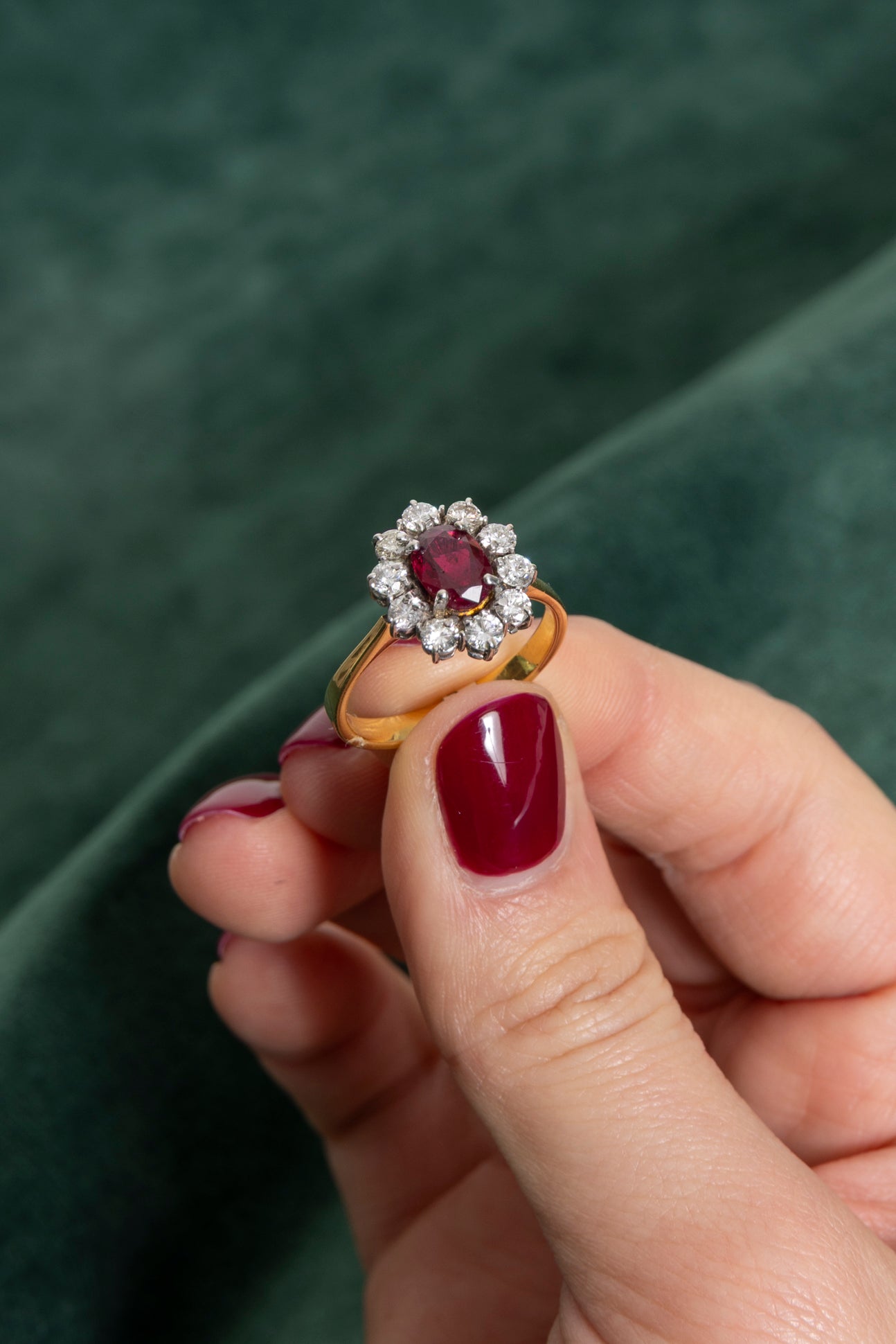 Sortija Roseta de Rubí y Diamantes