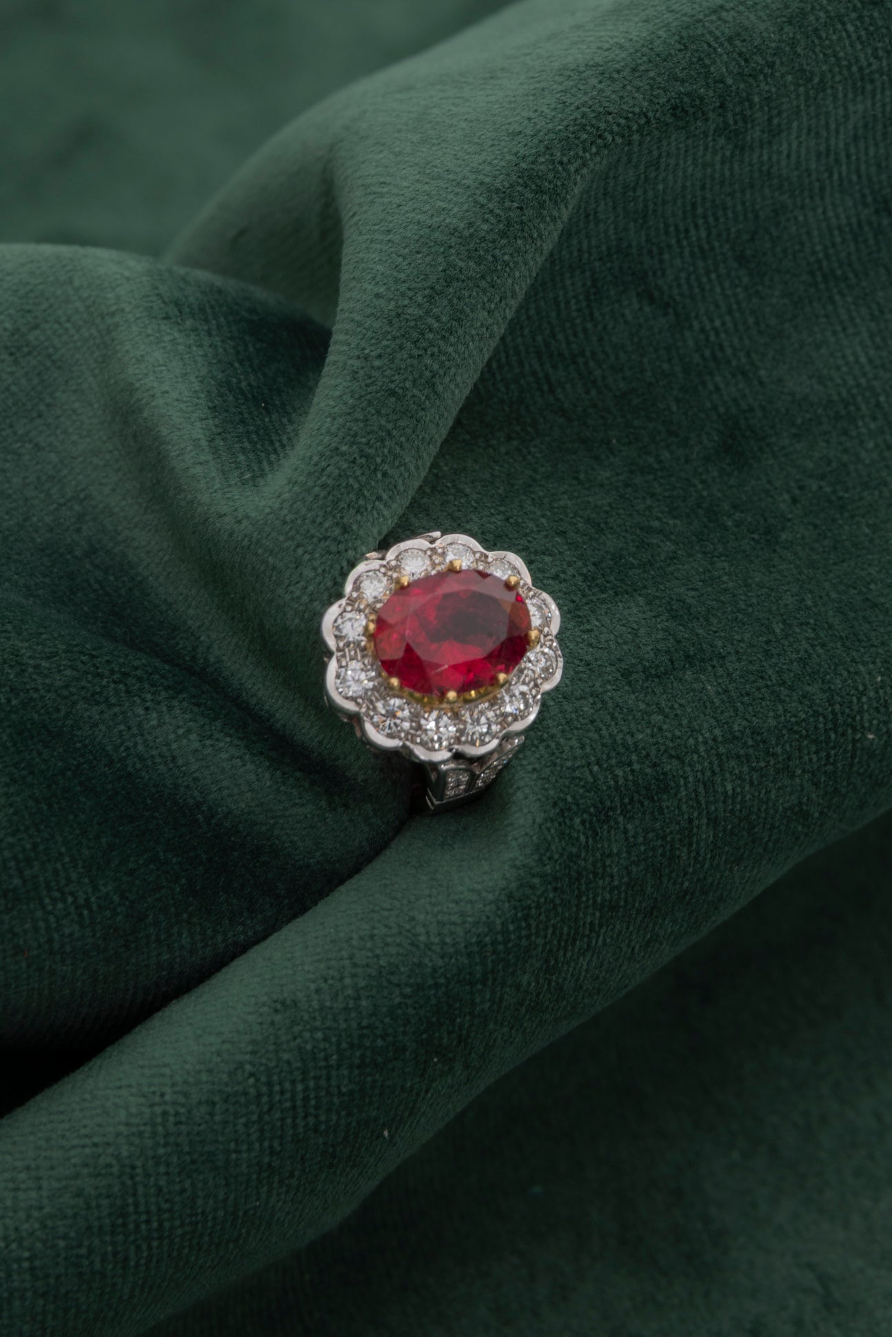 Sortija Rosetón de Rubelita y Diamantes