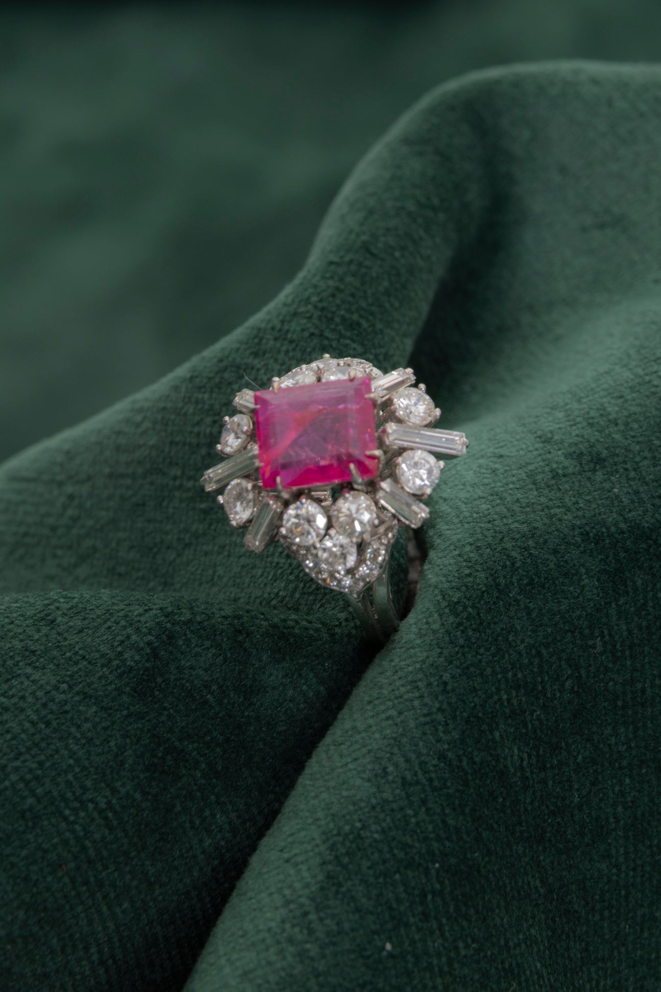 Sortija Vintage de Zafiro Rosa y Diamantes