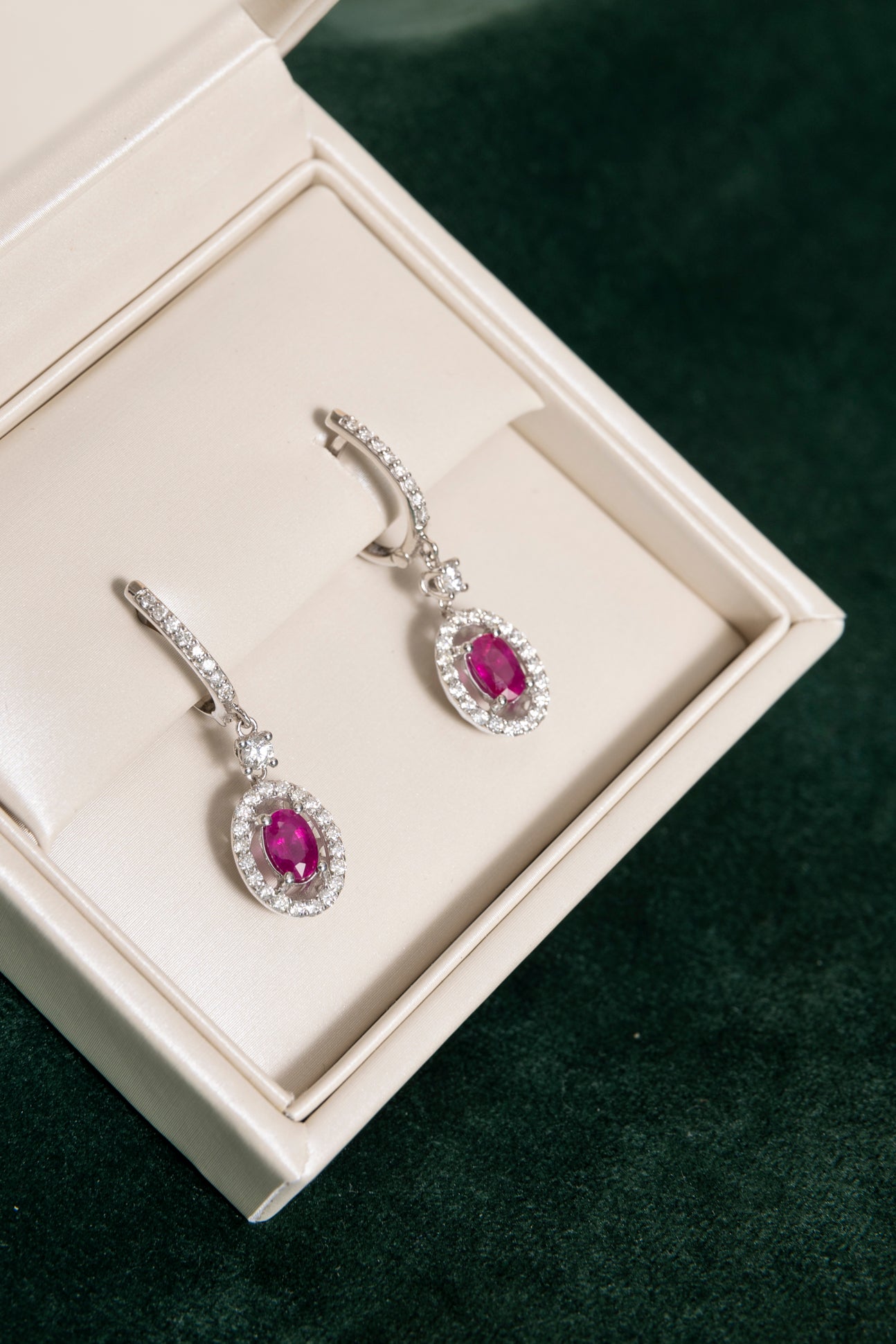 Pendientes largos de Rubíes y Diamantes