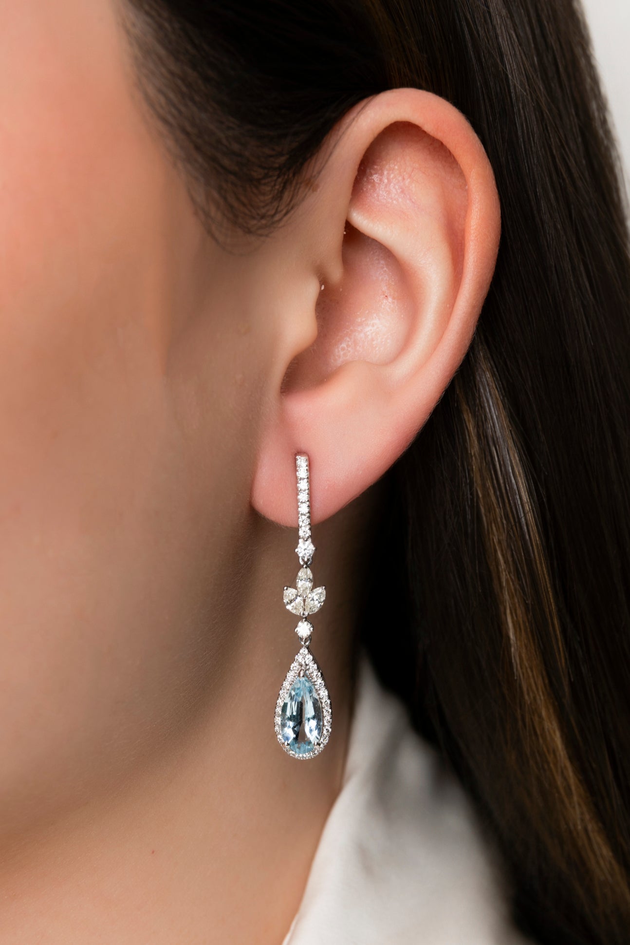 Pendientes largos de Aguamarina y Diamantes